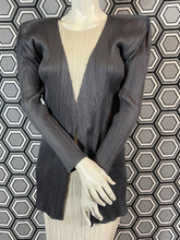 Charger l&#39;image dans la galerie, Veste gris foncé Pleats Please Issey Miyake
