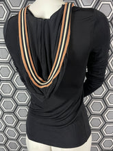 Charger l&#39;image dans la galerie, Haut à capuche Jean Paul Gaultier taille 36
