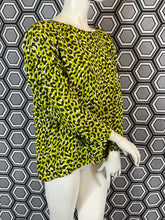 Charger l'image dans la galerie, Superbe blouse léopard Yves Saint Laurent rive gauche taille 42

