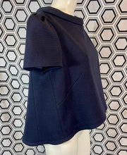 Charger l&#39;image dans la galerie, Haut bleu marine Prada taille 42
