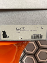 Charger l&#39;image dans la galerie, Paire de bottines en daim Robert Clergerie pointure 37
