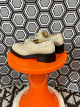 Charger l&#39;image dans la galerie, Paire de chaussures Robert Clergerie pointure 36
