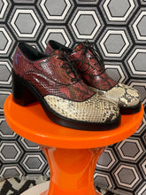 Charger l'image dans la galerie, Sublimes Chaussures en python Miu Miu pointure 36
