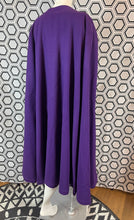 Charger l&#39;image dans la galerie, Cape violette Yves Saint Laurent
