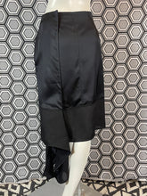 Charger l&#39;image dans la galerie, Jupe asymétrique Céline taille 38
