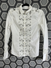 Charger l&#39;image dans la galerie, Chemise dentelle Anne Fontaine taille 36
