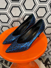 Charger l&#39;image dans la galerie, Escarpins bleu merallisé léopard pointure 37,5 italienne.
