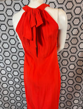 Charger l&#39;image dans la galerie, Robe longue rouge Yves Saint Laurent rive gauche taille 40
