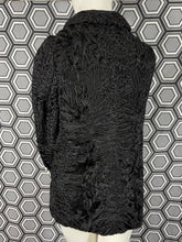 Charger l'image dans la galerie, Ensemble Chantal Thomass en astrakan vintage taille 36
