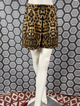 Charger l&#39;image dans la galerie, Short léopard Giambattista Valli taille 36
