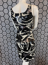 Charger l'image dans la galerie, Superbe robe à sequins Blacktie Oleg Cassini taille 38
