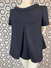 Charger l&#39;image dans la galerie, Haut bleu marine Prada taille 42
