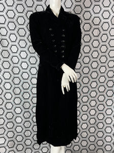 Manteau en velours Armand Ventilo taille 40