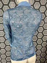 Charger l&#39;image dans la galerie, Chemisier en résille brodée Anne Fontaine taille 38
