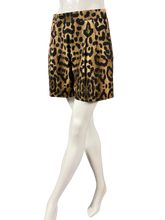 Charger l'image dans la galerie, Short léopard Giambattista Valli taille 36
