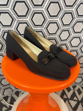 Charger l&#39;image dans la galerie, Mocassins Prada pointure 39
