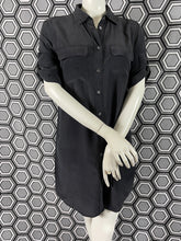 Charger l&#39;image dans la galerie, Robe chemise Equipment en soie taille 36
