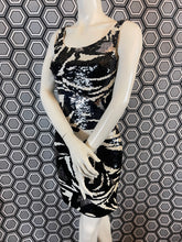 Charger l'image dans la galerie, Superbe robe à sequins Blacktie Oleg Cassini taille 38
