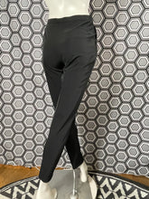 Charger l&#39;image dans la galerie, Pantalon noir Prada taille 34
