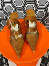 Charger l&#39;image dans la galerie, Paire d’escarpins Michel Perry pointure 36 1/2
