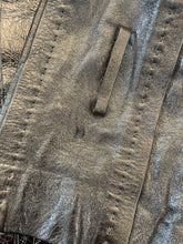 Charger l&#39;image dans la galerie, Incroyable manteau en cuir métallisé doré Salvatore Ferragamo taille 38
