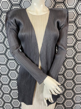 Charger l&#39;image dans la galerie, Veste gris foncé Pleats Please Issey Miyake
