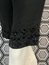 Charger l&#39;image dans la galerie, Bermuda Red Valentino brodé de perles taille 38
