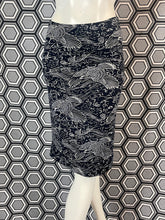 Charger l&#39;image dans la galerie, Jupe Kenzo à décors d’oiseaux taille 40

