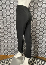 Charger l&#39;image dans la galerie, Pantalon noir Prada taille 34
