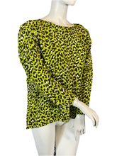Charger l'image dans la galerie, Superbe blouse léopard Yves Saint Laurent rive gauche taille 42
