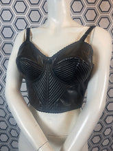Charger l&#39;image dans la galerie, Incroyable bustier en cuir à seins coniques Jean Paul Gaultier taille 36
