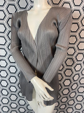 Charger l'image dans la galerie, Veste pleats please taille 38
