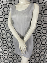 Charger l&#39;image dans la galerie, Mini-robe Pleats Please Issey Miyake taille 38
