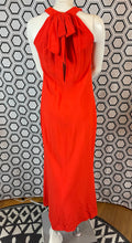Charger l&#39;image dans la galerie, Robe longue rouge Yves Saint Laurent rive gauche taille 40
