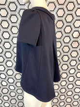 Charger l&#39;image dans la galerie, Haut bleu marine Prada taille 42
