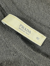 Charger l&#39;image dans la galerie, Débardeur Prada taille 38
