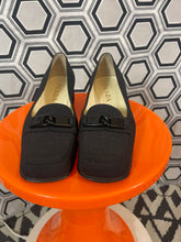 Charger l&#39;image dans la galerie, Mocassins Prada pointure 39
