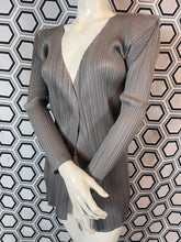 Charger l'image dans la galerie, Veste pleats please taille 38
