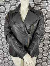Charger l'image dans la galerie, Veste en cuir noire Paul Smith taille 38
