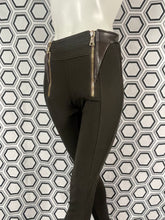 Charger l&#39;image dans la galerie, Pantalon Givenchy empiècement cuir taille 36
