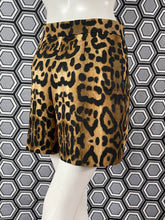 Charger l&#39;image dans la galerie, Short léopard Giambattista Valli taille 36
