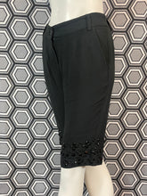 Charger l&#39;image dans la galerie, Bermuda Red Valentino brodé de perles taille 38
