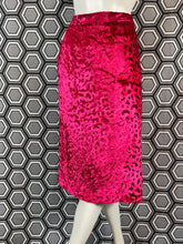 Charger l&#39;image dans la galerie, Jupe en velours Yves Saint Laurent rive gauche taille 44
