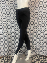 Charger l&#39;image dans la galerie, Pantalon noir Moncler taille 36
