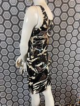 Charger l'image dans la galerie, Superbe robe à sequins Blacktie Oleg Cassini taille 38
