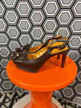 Charger l&#39;image dans la galerie, Paire d’escarpins vintage Céline pointure 36 1/2 neufs
