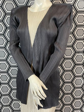 Charger l&#39;image dans la galerie, Veste gris foncé Pleats Please Issey Miyake
