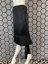 Charger l&#39;image dans la galerie, Jupe asymétrique Céline taille 38
