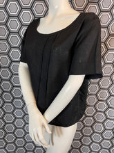 Charger l&#39;image dans la galerie, Haut Yves Saint Laurent rive gauche taille 42
