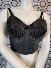 Charger l&#39;image dans la galerie, Incroyable bustier en cuir à seins coniques Jean Paul Gaultier taille 36
